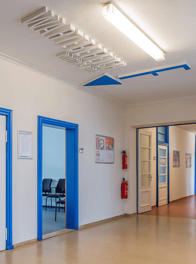 boob_referenzen_hanse-jobcenter_wegeleitsystem_flur_770x1040