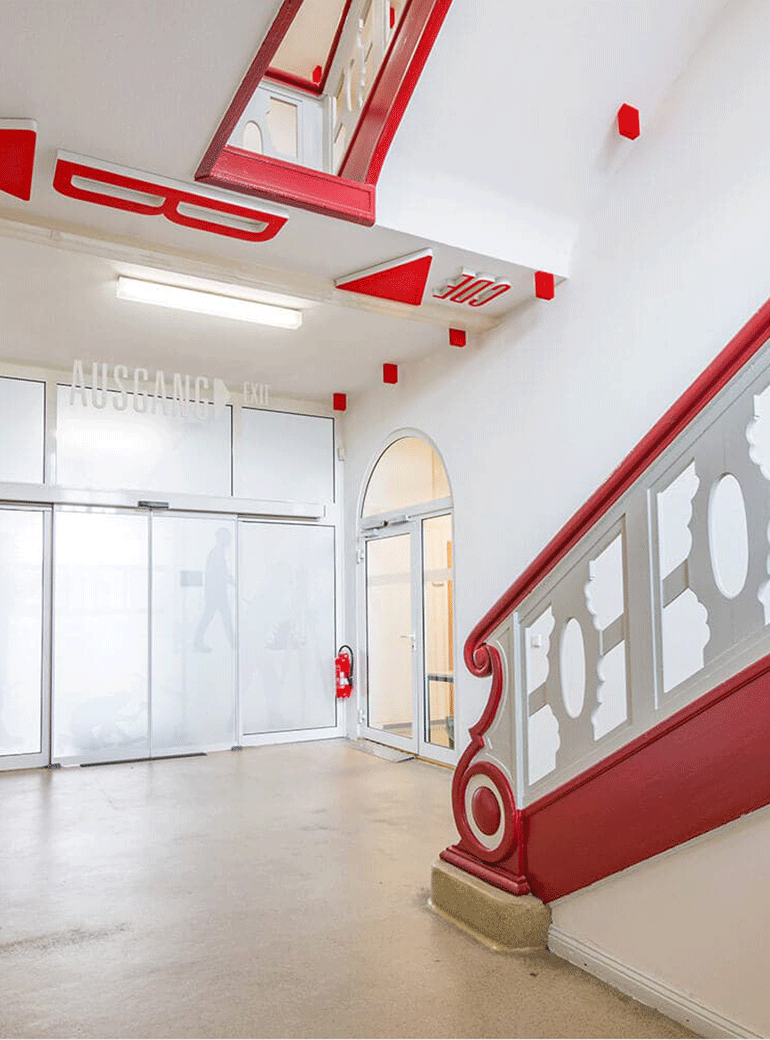 boob_referenzen_hanse-jobcenter_wegeleitsystem_treppenhaus_770x1040